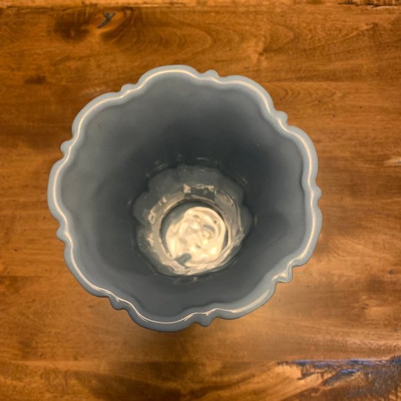 Fiesta Vintage Retired Color Periwinkle Blue Medium 9 5/8” Fluted Flower Vase - Picture 4 of 10